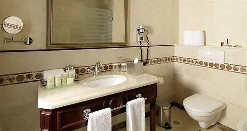 Le Patio Boutique Hotel Beirut Downtown 5*,